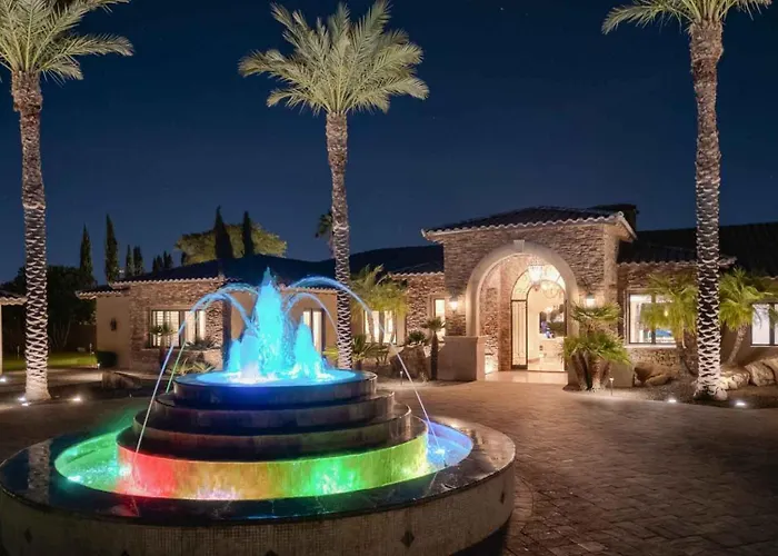 Holiday home Luxury Oasis - Lazy River, Golf, Batting Cage, Gym