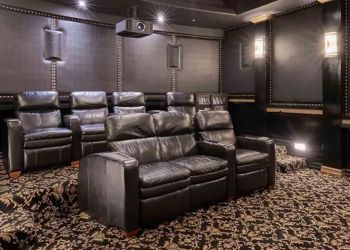 Holiday home Luxury Oasis - Lazy River, Golf, Batting Cage, Gym
